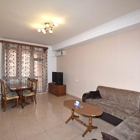 Armenak Apartment In Aram Str Jerevan Eksteriør billede