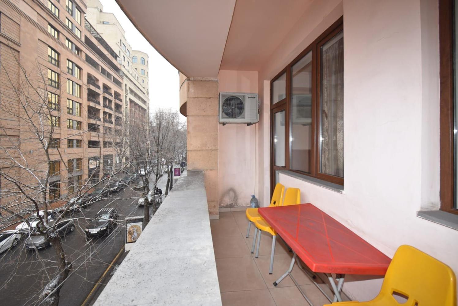 Armenak Apartment In Aram Str Jerevan Eksteriør billede